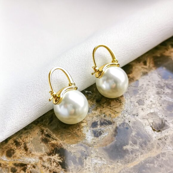Alicia Bonnie Blanche gold White Pearl Earrings - Picture 2 of 5